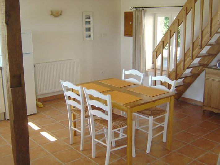 Location de vacances pour 5 personnes, avec vue ainsi que piscine et jardin à Saint-Pardoux-Corbier - 2