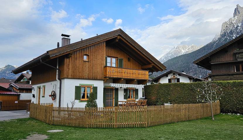 Ferienhaus für 7 Personen, mit Balkon und Whirlpool sowie Garten