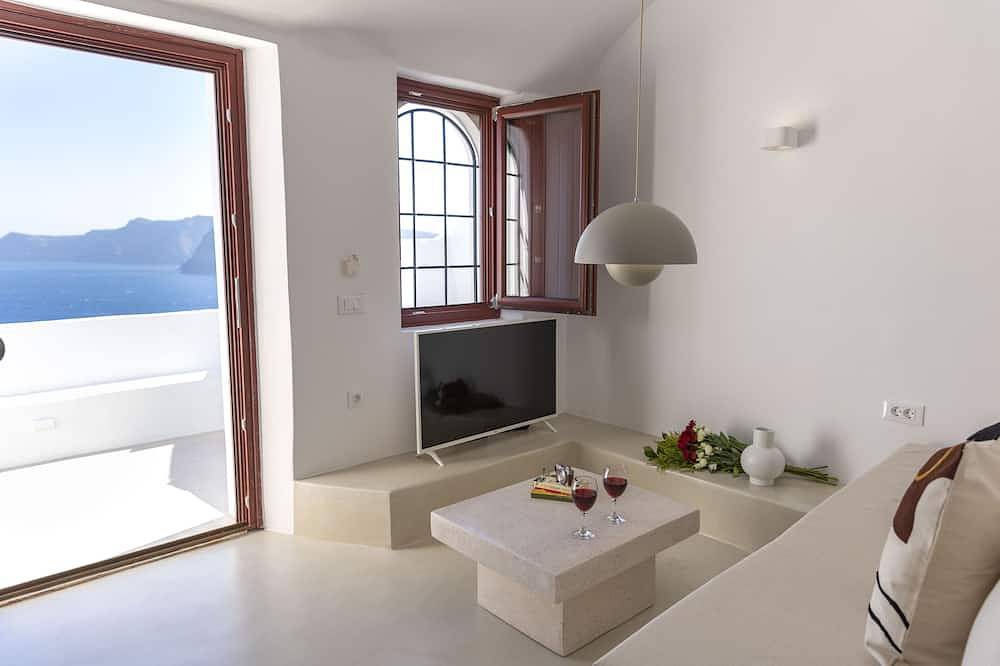 Entire apartment, Yiota's Nest Cave House in Ormos Ammoudiou, Oia