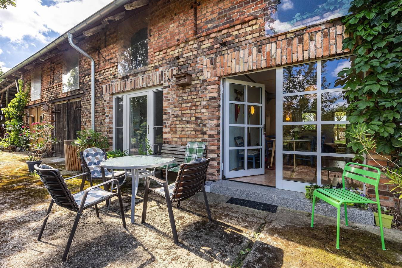 Ganze Wohnung, Apartment 'Henning mit 2 Zimmern' mit gemeinsamer Terrasse, gemeinsamem Garten und Wlan in Pieskow, Friedland