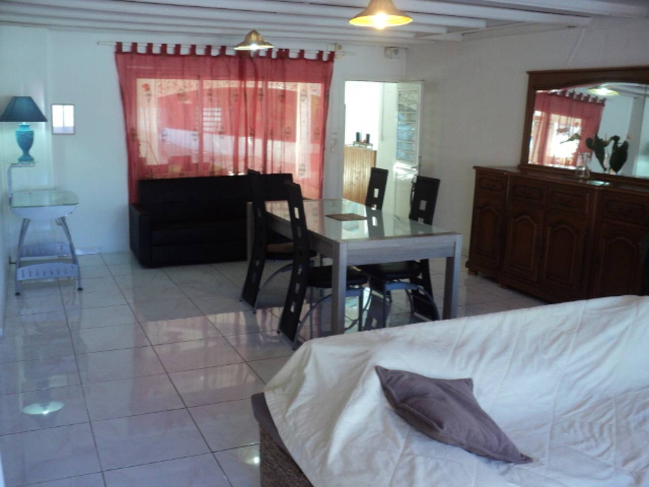 Ganze Wohnung, Elegantes Apartment in Bois De Nèfles, Saint Paul mit Jacuzzi. in Saint-Paul, La Réunion