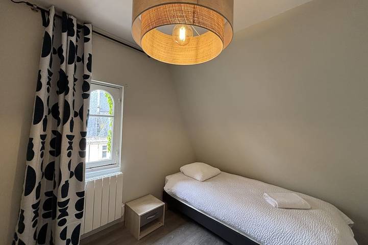 Apartamento entero, Apartamento-Ciudad-Baño privado con ducha-Vista a lugar emblemático in Bourges, Región de Bourges