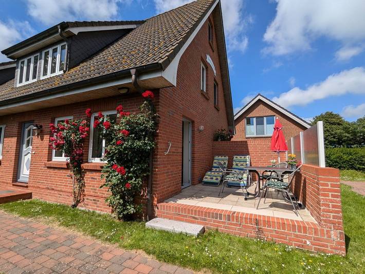 Ferienwohnung für 4 Personen, mit Terrasse und Garten in Alkersum