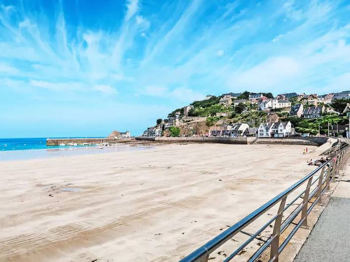 Location de vacances pour 12 personnes, avec jardin à Saint-Glen