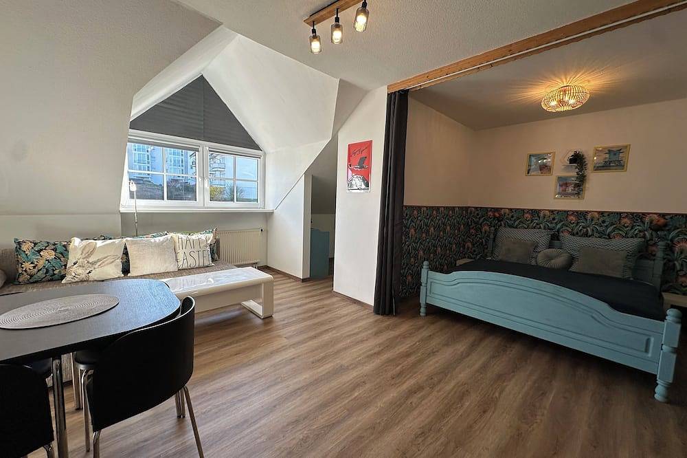 Ganze Wohnung, Haustierfreundliche Einzimmer-Ferienwohnung am Kurpark in Bad Rodach, Oberes Maintal - Coburger Land