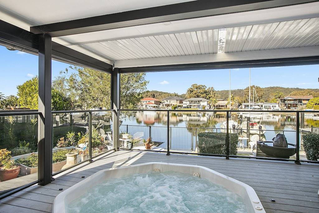 Wasservorderseite Oase - St. Huberts Insel in New South Wales