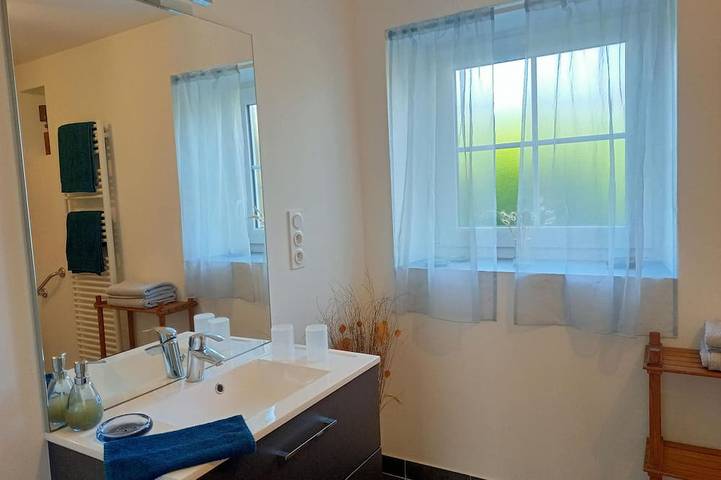 Chambre d’hôte pour 2 personnes à Dragey-Ronthon - 4