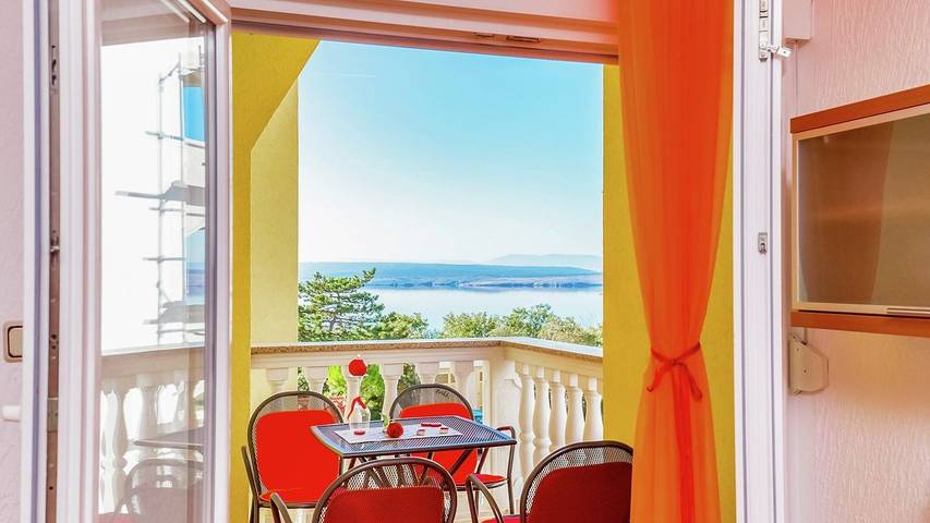 Ferienwohnung für 4 Personen, mit Pool und Terrasse sowie Whirlpool in Dramalj