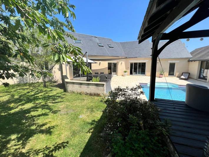 Location de vacances pour 6 personnes, avec jacuzzi ainsi que jardin et piscine à Chambray-lès-Tours - 3