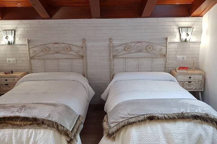 Casa turística adaptada minusválidos. Grupos entre 12/14 personas. in Zorraquín, Provincia de La Rioja