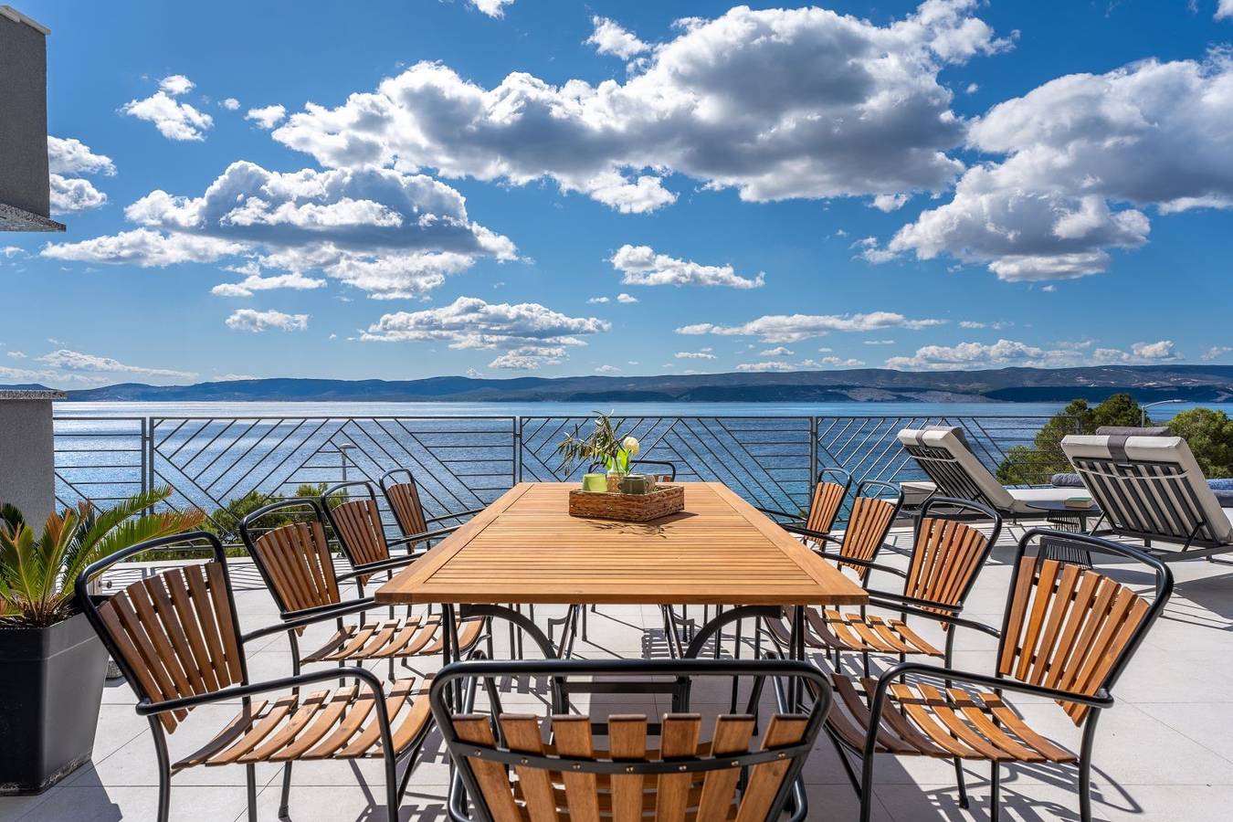 Luxusvilla Euphorica Omis mit Pool, Whirlpool, Sauna, Fitnessstudio in Lokva Rogoznica, Split-Dalmatien