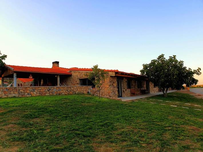 Location de vacances pour 2 personnes, avec piscine ainsi que jardin et terrasse dans Marialva - 2