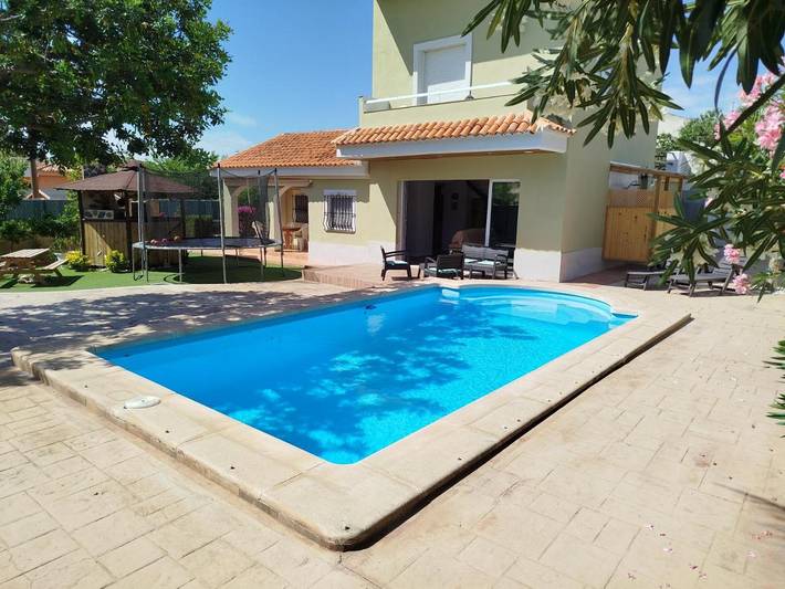 Casa de vacaciones para 6 personas, con jardín además de piscina y terraza, Se admiten mascotas - 1