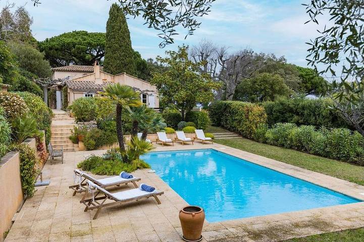 Glamping voor 10 personen, met balkon en tuin in Saint-Tropez