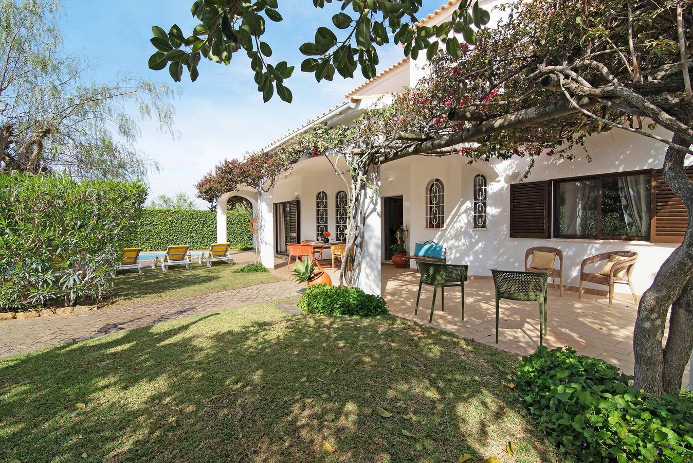 Villa 'Casa Da Oliveira' with Private Pool, Wi-Fi and Air Conditioning in Loulé (São Clemente), Faro District