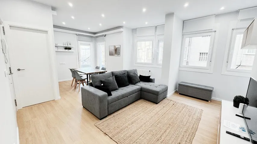 Apartamento de vacaciones para 5 personas, con vistas y balcón, Familias con niños - 1