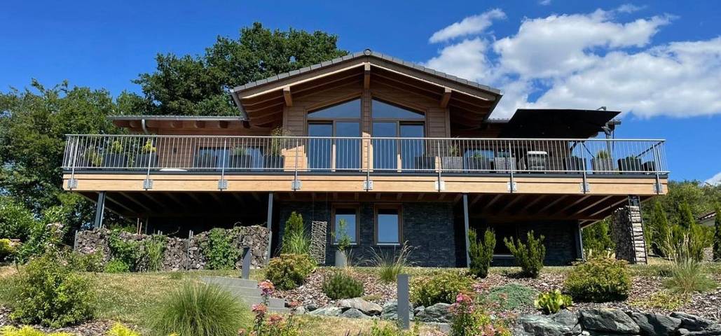 Ferienhaus für 4 Personen, mit Ausblick und Garten sowie Sauna in Lahntal-Westerwald