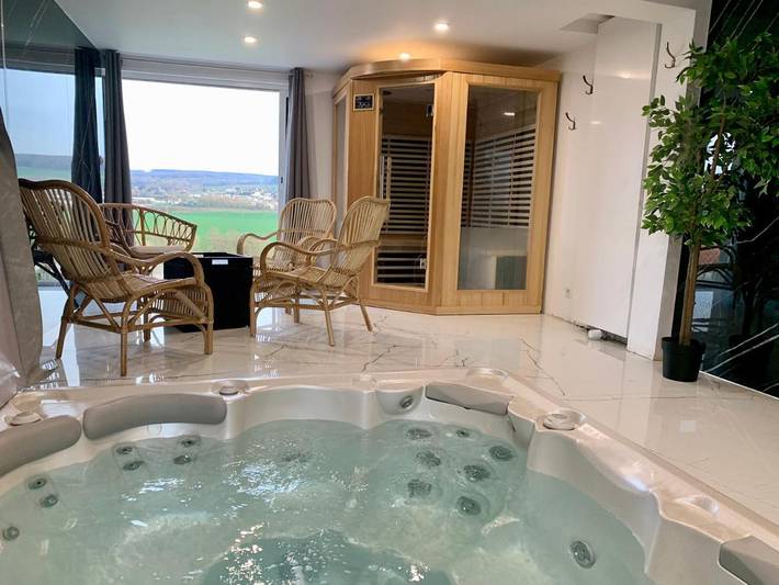 Location de vacances pour 10 personnes, avec Balcon et Jacuzzi ainsi que Terrasse et Jardin à Vincelles (Marne)