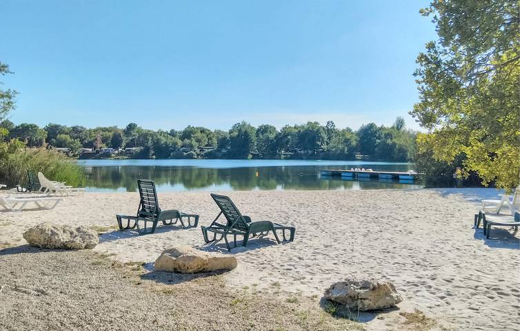 Modernes Apartment mit Pool, Garten und Seeblick in Sainte-Gemme, Saintes und Umgebung