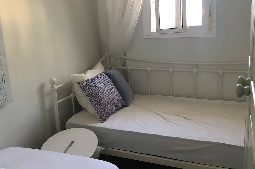 Casa Alegria, villa with mountain views, quiet location in Alcaucin in Alcaucín, Málaga Province
