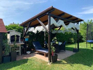 Ferienwohnung für 4 Personen, mit Whirlpool und Garten sowie Sauna in Keszthely