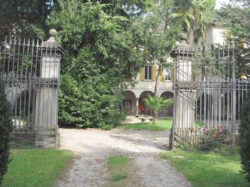 Gîte pour 4 personnes, avec vue ainsi que jardin et piscine, animaux acceptés à Zandobbio