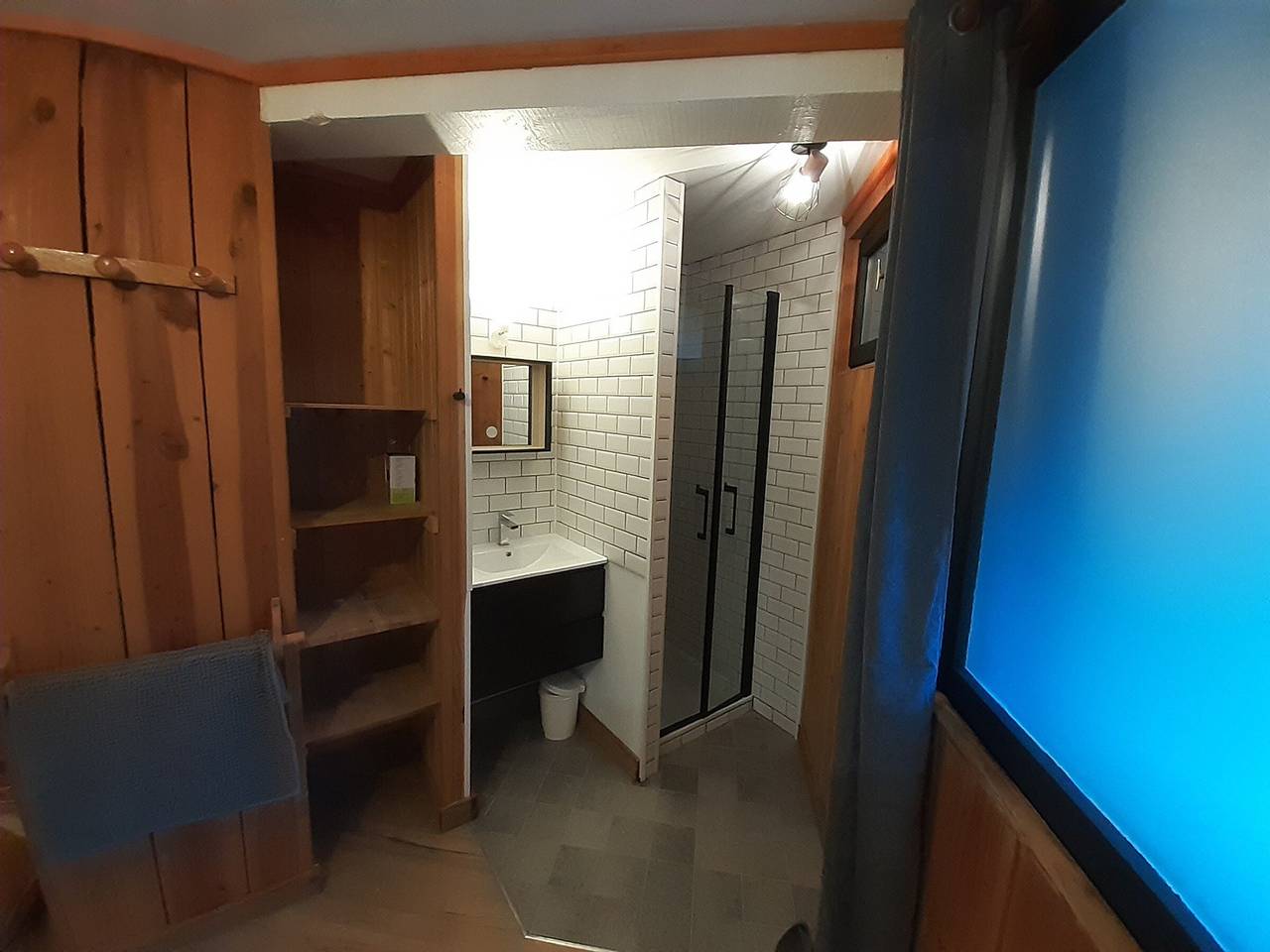 Ganze Wohnung, Gemütliche neue Wohnung mit Waldblick und Terrasse, 5 Pers, Parkplatz in La Tania, La Perrière