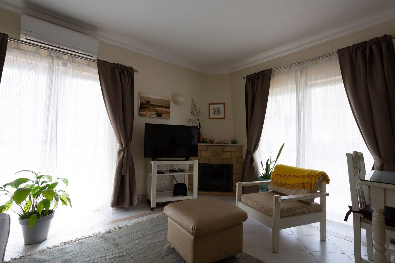 Appartement entier, Appartement de vacances "Tyler" avec Wi-Fi, jardin, terrasses et piscine partagée in Alvor, District de Faro