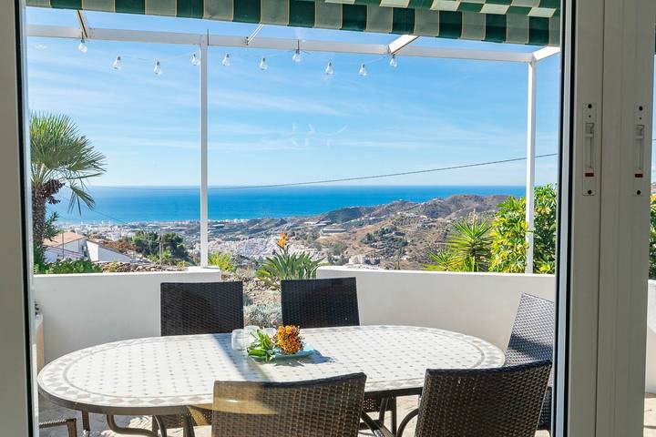 Villa "Casa La Paz" mit Meerblick, Pool und WLAN in Torrox, Costa del Sol
