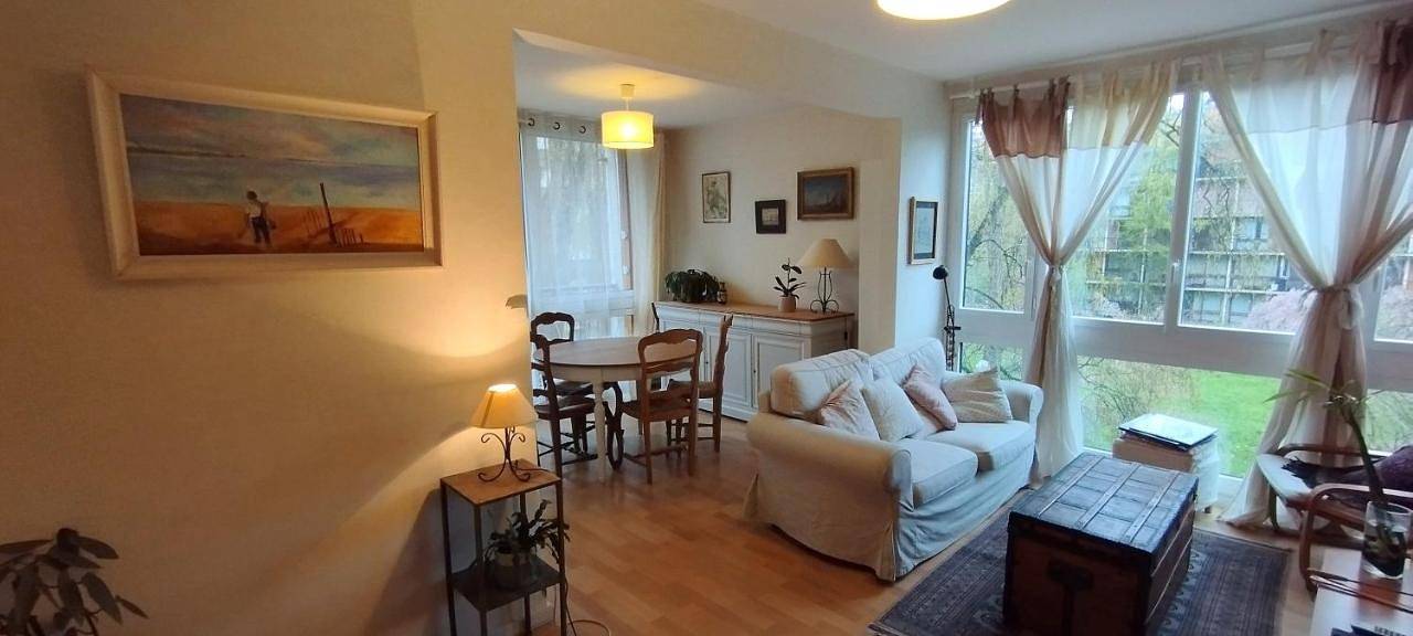 Appartement entier, Two-Bedroom Apartment in Fontenay-le-Fleury, Yvelines