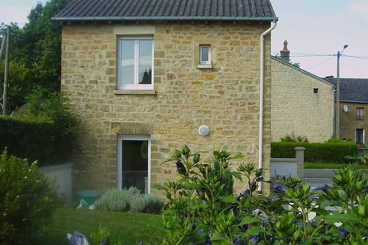 Location de vacances pour 7 personnes, avec terrasse à Clavy-Warby