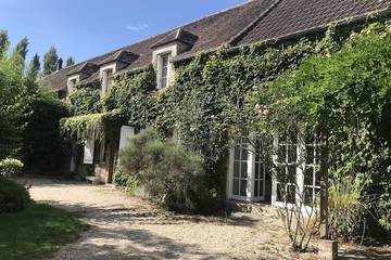 Gîte pour 10 personnes, avec terrasse dans Chaumot