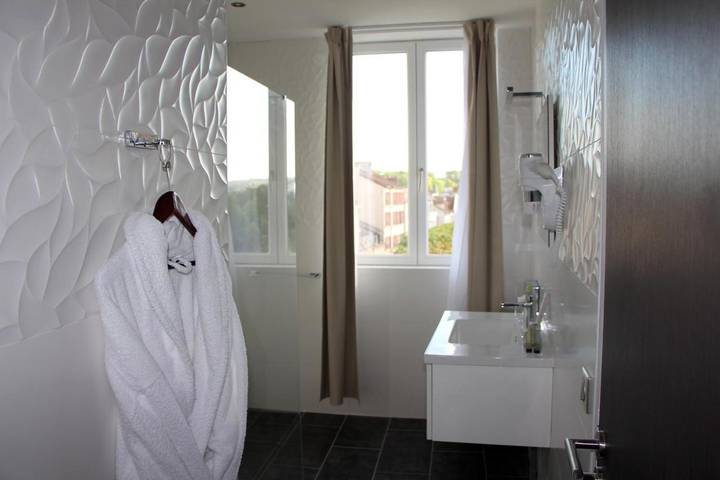 Hôtel pour 2 personnes, avec jacuzzi et terrasse à Poissy - 4