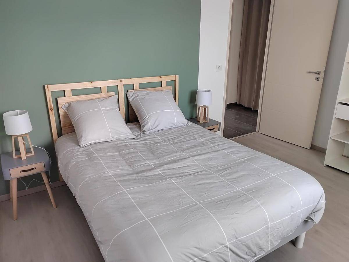 Two-Bedroom House in Montholon, Région d'Auxerre
