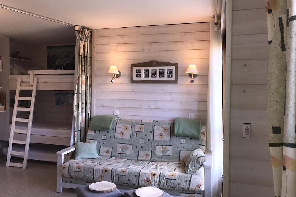 Entire apartment, Studio Chaleureux et Tout Équipé à La Toussuire sur le Domaine des Sybelles in La Toussuire, Fontcouverte-la-Toussuire