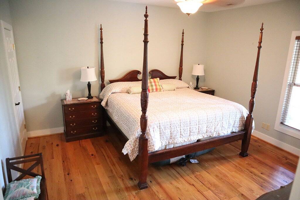 Cozy Modern Cabin near Wintergreen and Bold Rock in Wintergreen, Nelson County