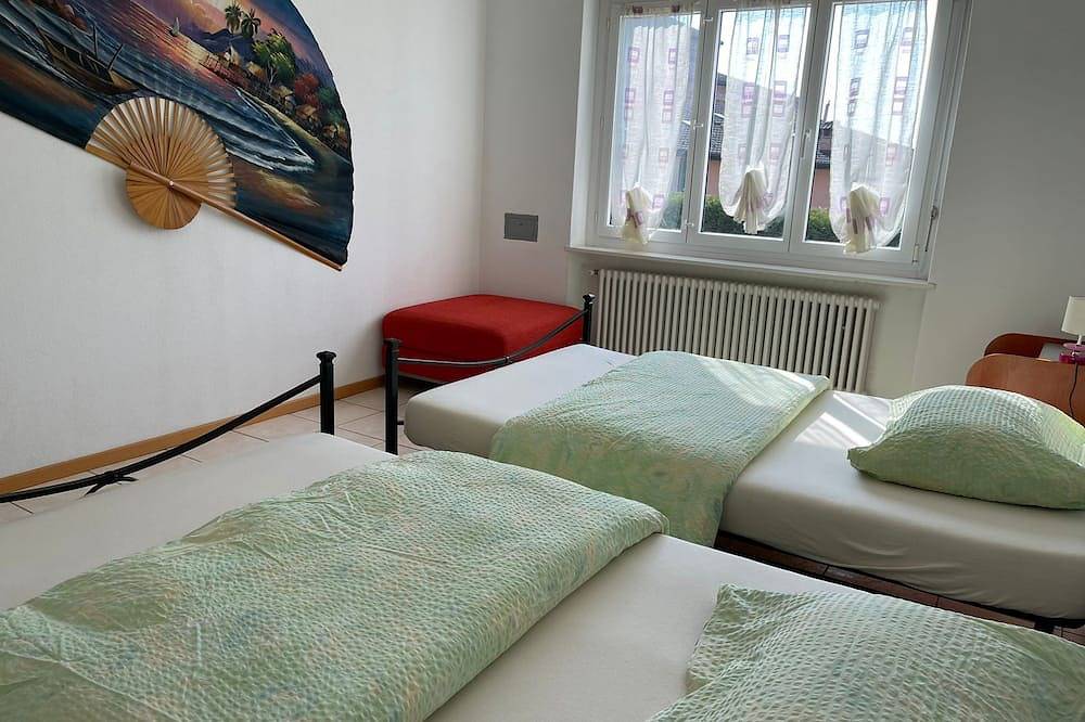Ganze Wohnung, Apartment with 2 bedrooms  in Mendrisio, Tessin