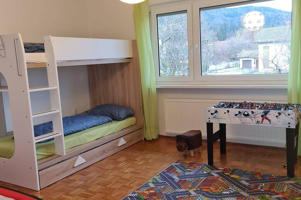 Apartamento inteiro, 2 vacation apartments for up to 10 people (+2 children's beds) in the Bavarian Forest Arber in Frauenau, Baviera Oriental