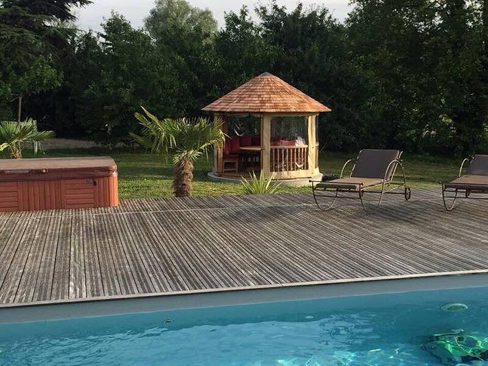 Chambre d’hôte pour 2 personnes, avec jacuzzi ainsi que jardin et piscine - 1