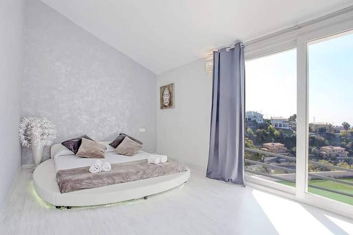 Chillout House, Sea & Mountain view with heated pool 29 c in Santa Susanna, Costa del Maresme