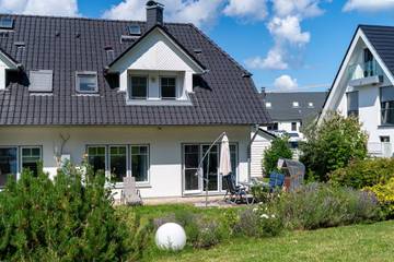 Strandhaus für 6 Personen, mit Balkon und Sauna sowie Garten in Lobbe