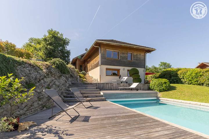 Gîte pour 4 personnes, avec Terrasse et Piscine à Challes-les-Eaux