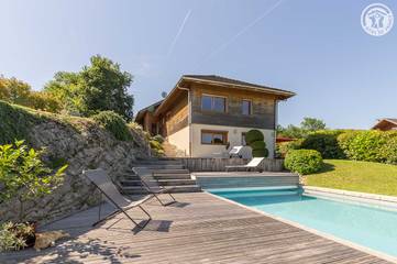 Gîte pour 4 personnes, avec terrasse et piscine dans Office De Tourisme Challes Les Eaux