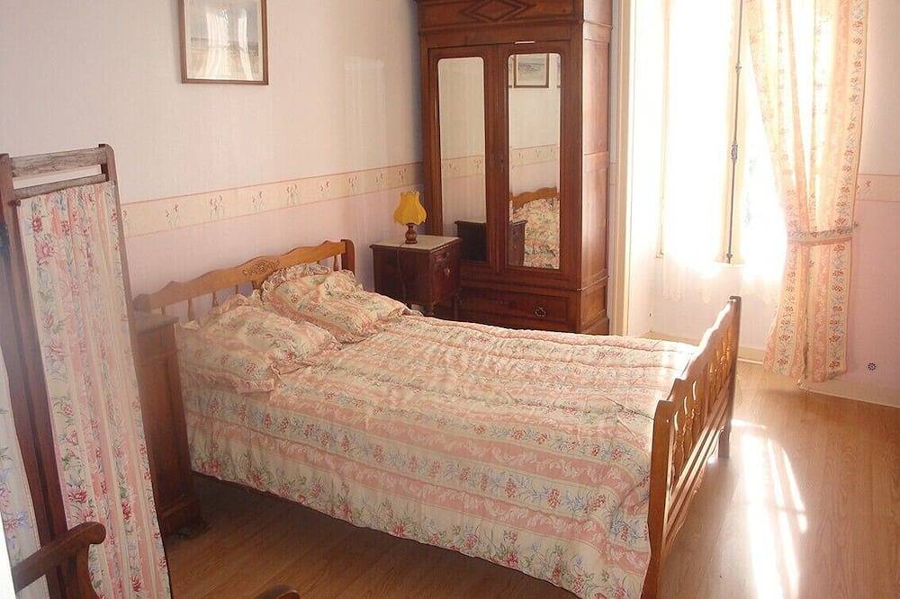 Maison de village proche Royan et Jonzac in Lorignac, Région de Jonzac