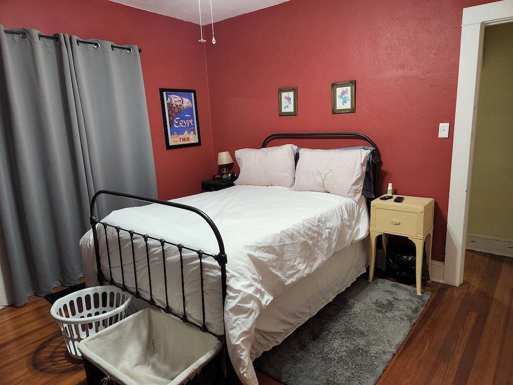 Charming Mt Dora 2 Bedroom Home - 1 mile from Historic Downtown! in Mount Dora, Lake County