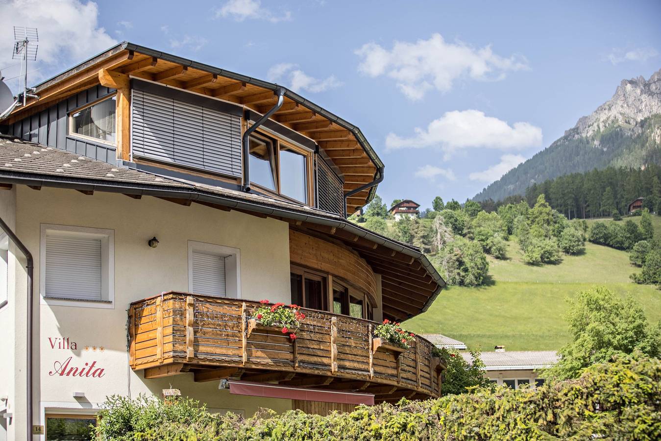Geheel appartement, Appartement "Villa Anita Plan de Corones" met Uitzicht op de Bergen, Sauna, Wi-Fi & Terras in San Vigilio di Marebbe, Enneberg