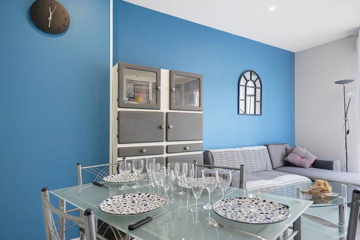 Le Drakkar – Holiday Home for 4 Guests, Family Room, 400 m from the Sea in Saint-Martin de Bréhal, Bréhal