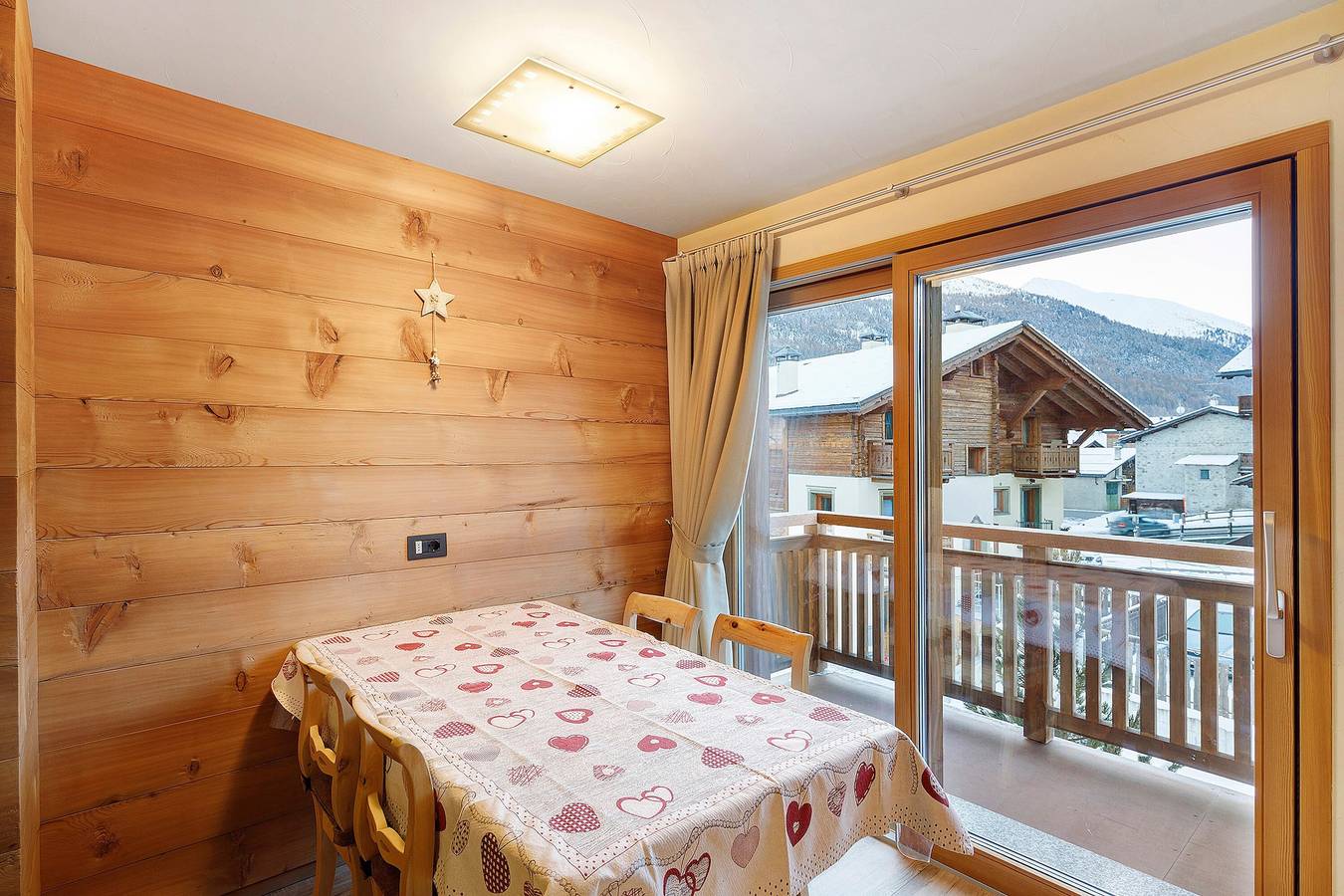 Entire apartment, Apartment 'Gembro' with Mountain View, Shared Garden and Wi-Fi in Livigno (Town), Livigno