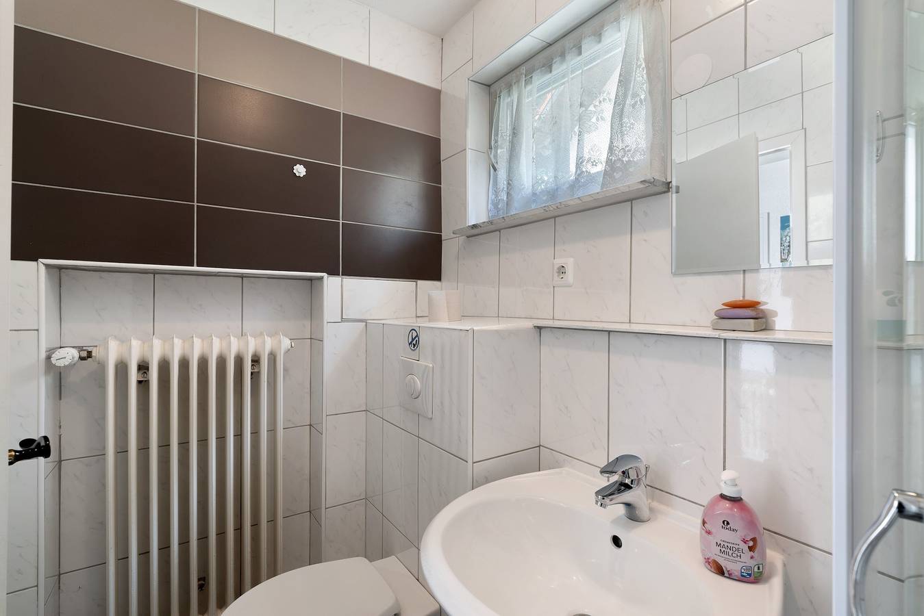 Zimmer 7 mit Gemeinschaftsterrasse und Wlan in Baden-Baden, Nordschwarzwald