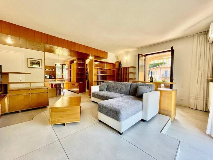 Location de vacances pour 7 personnes, avec piscine et vue ainsi que jardin et vue sur le lac dans Nesso - 2